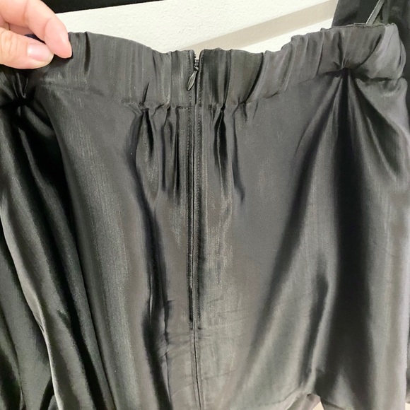 Elizabeth & James ‘Nolita’ Off-Shoulder Top - Picture 8 of 11